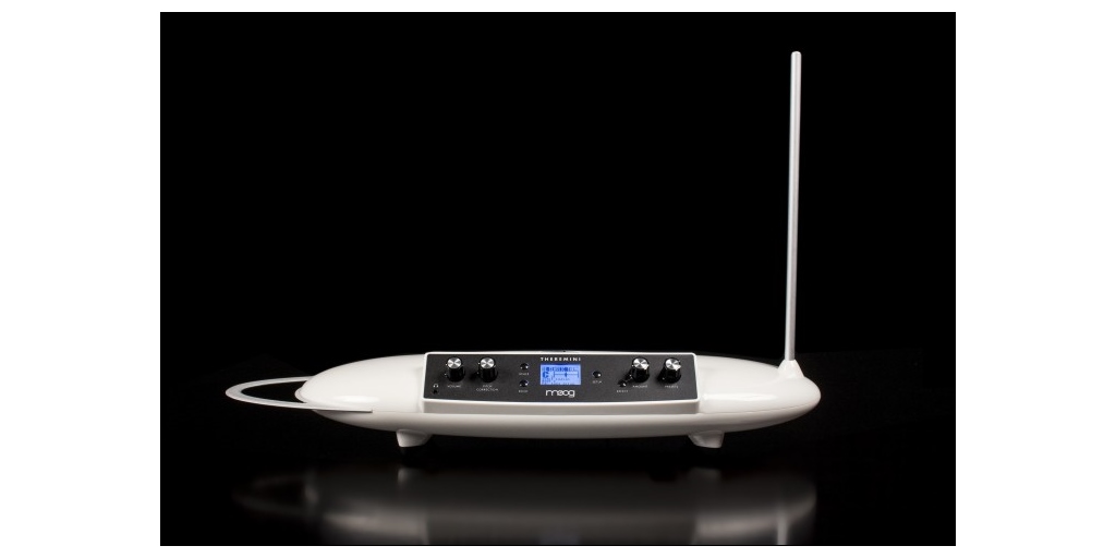 MOOG Theremini - Theremin with Pitch Correction, CV Out, Built-in Tuner and  Speaker, Animoog Synthesizer Sound Engine with 32 Presets and LCD Screen