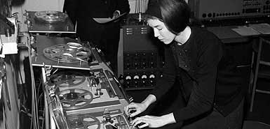 Delia Derbyshire cutting tapes