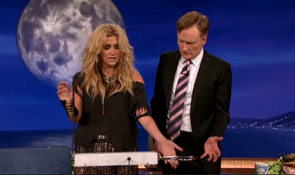 Ke$ha shows Conan how to play her theremin.