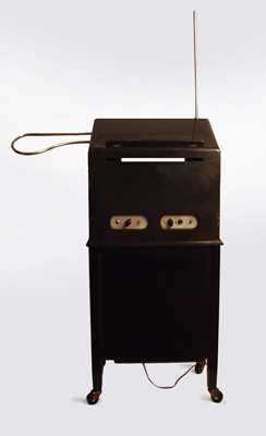 Custom Soloist Theremin by Leon Theremin